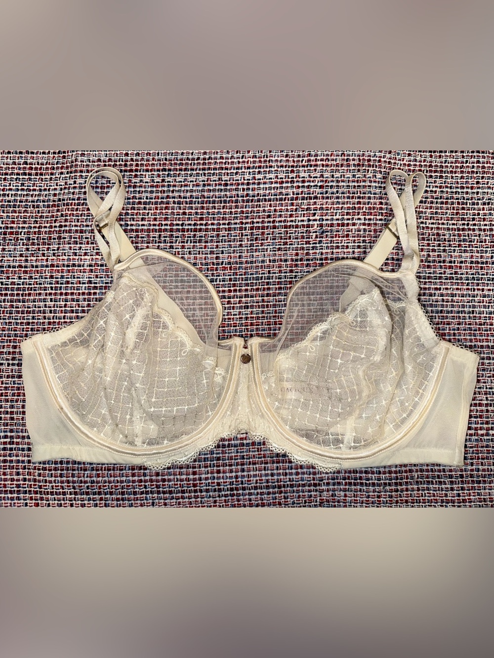 CACIQUE Cream Sheer Lace Underwire Softcup UW Bra 44D Mint Condition